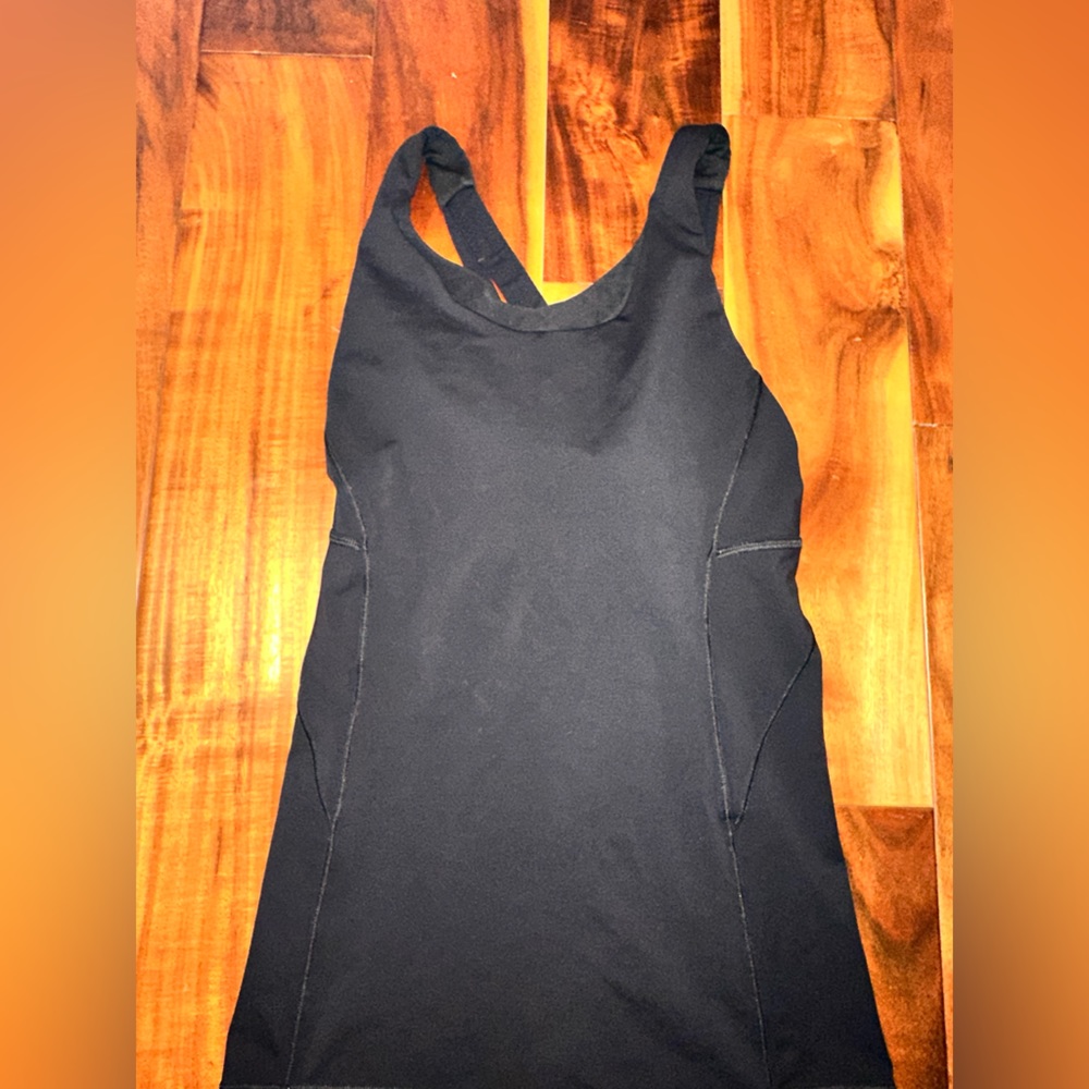 Black lulu tank